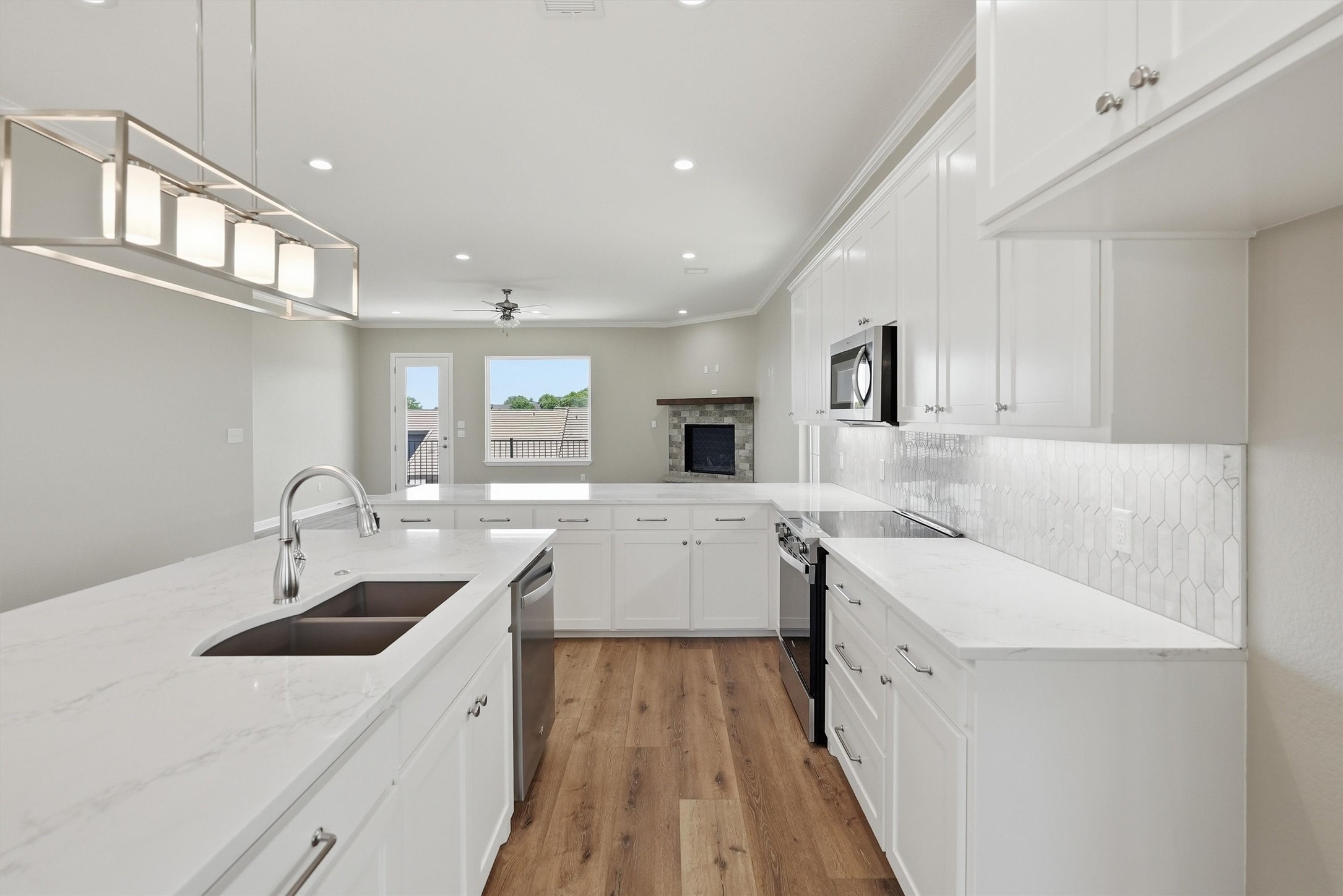 5126 Country Club Drive Granbury TX 76049