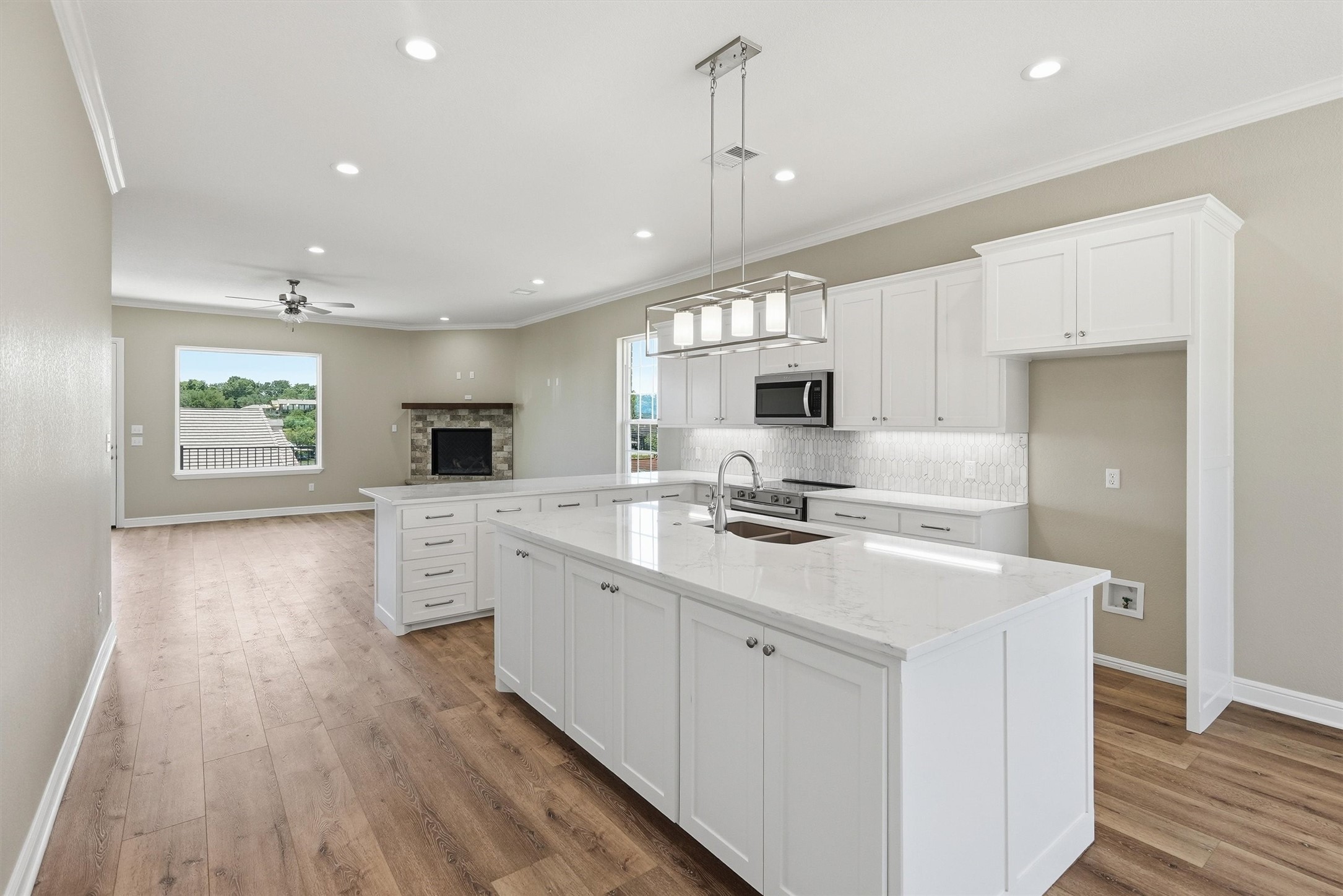 5126 Country Club Drive Granbury TX 76049