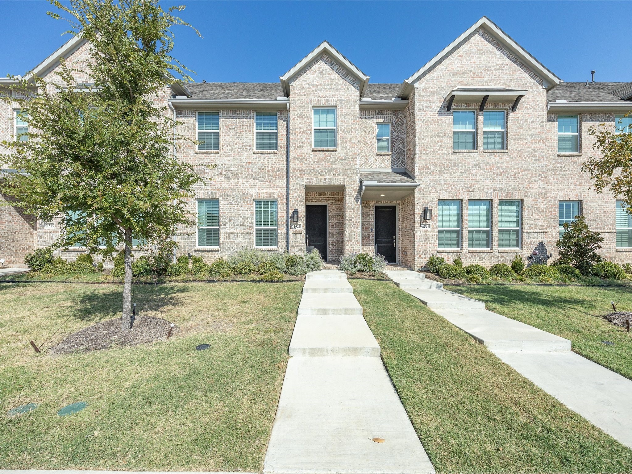 1521 Wittington Place Farmers Branch TX 75234