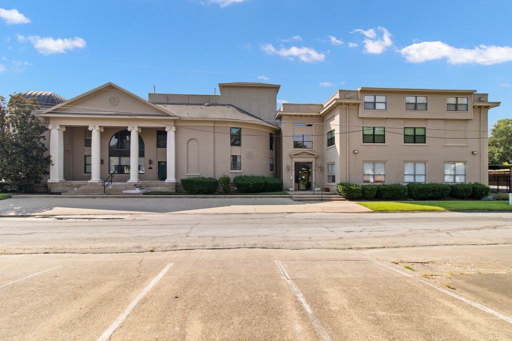 603 W 6th Avenue Corsicana TX 75110