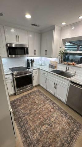 6033 Sandhurst Lane Dallas TX 75206