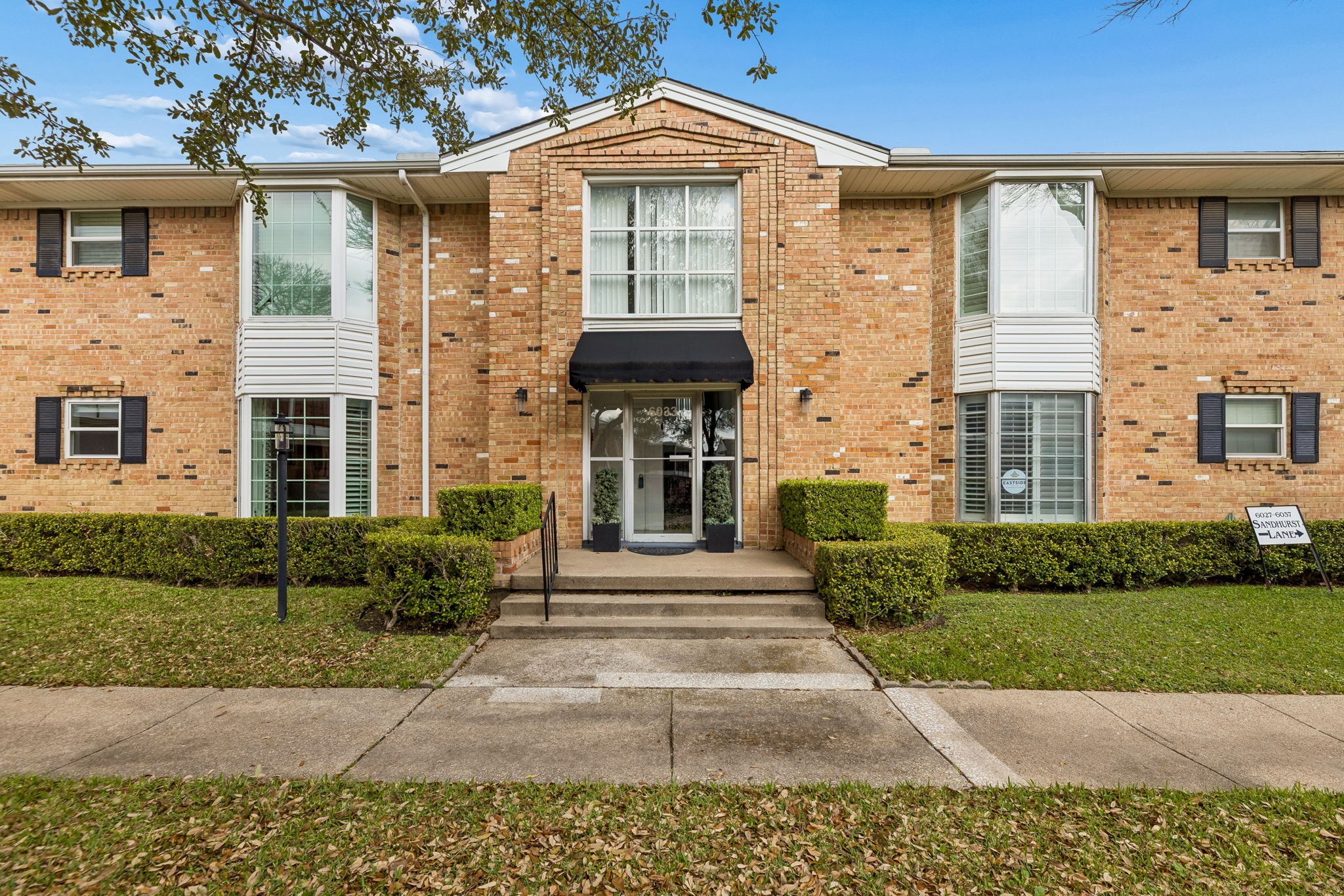 6033 Sandhurst Lane Dallas TX 75206