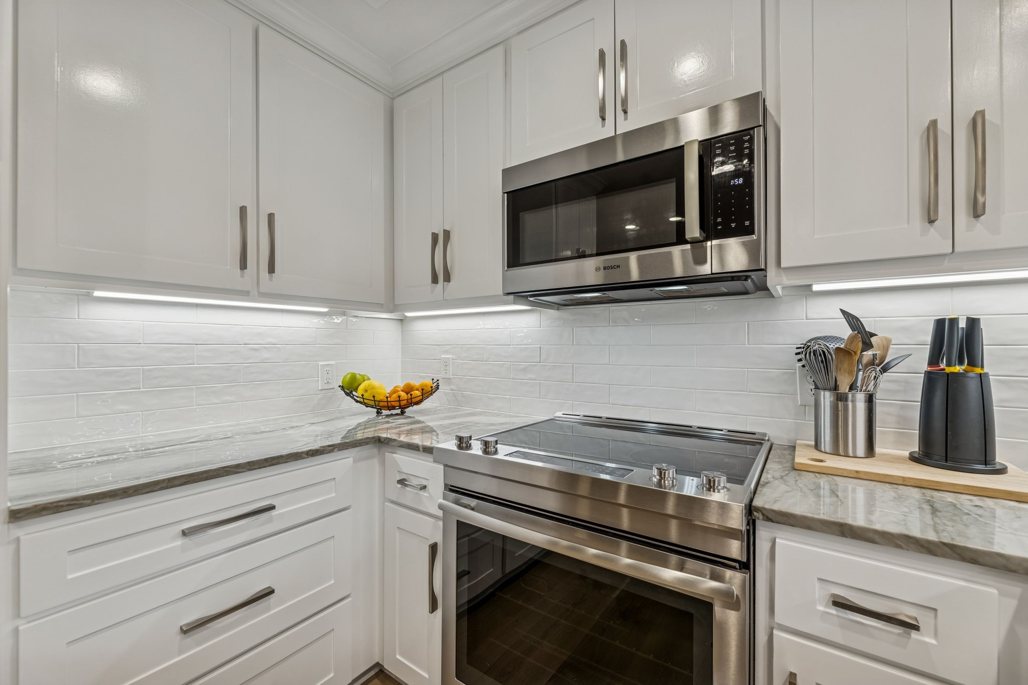 6033 Sandhurst Lane Dallas TX 75206