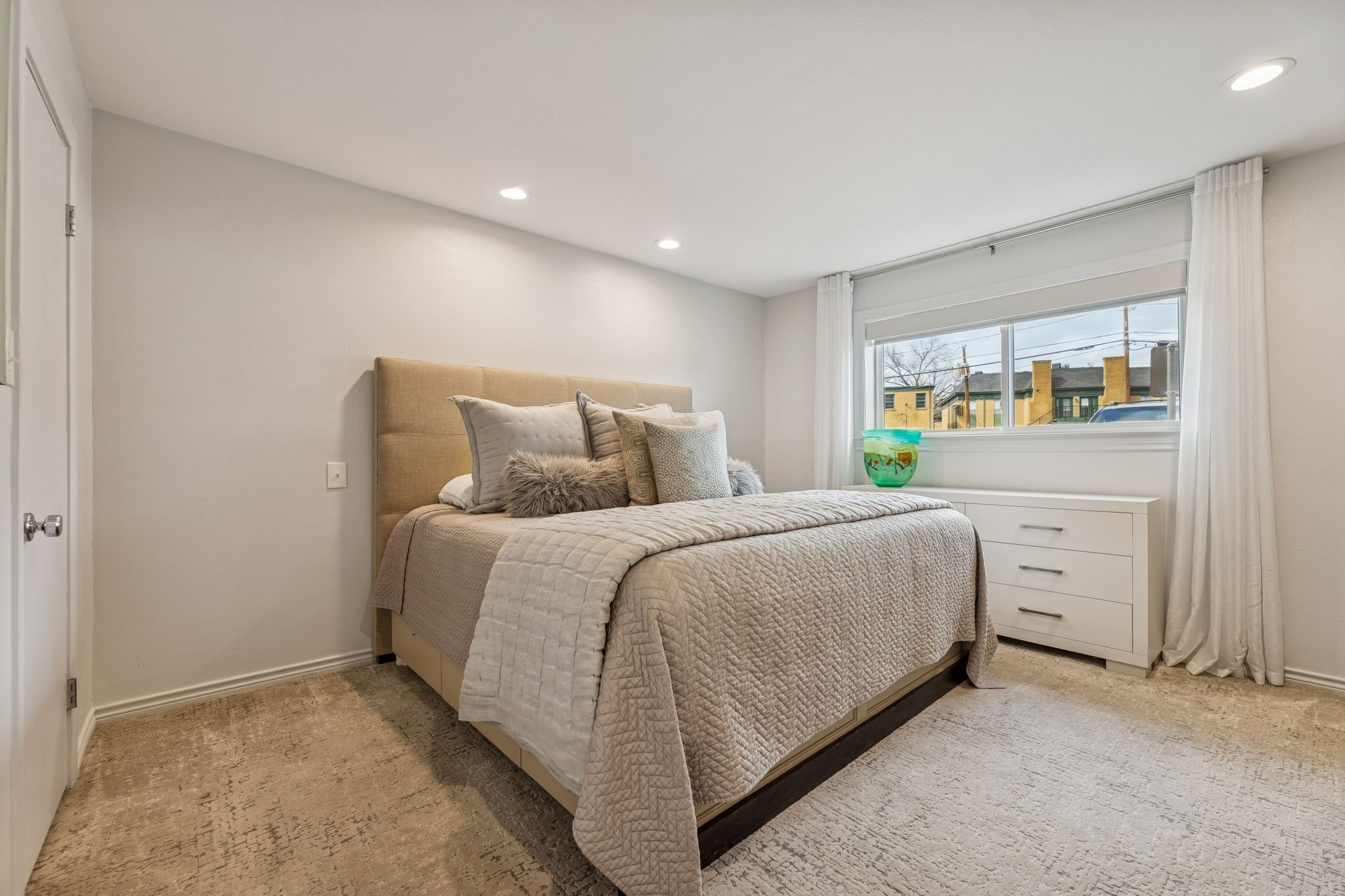 6033 Sandhurst Lane Dallas TX 75206