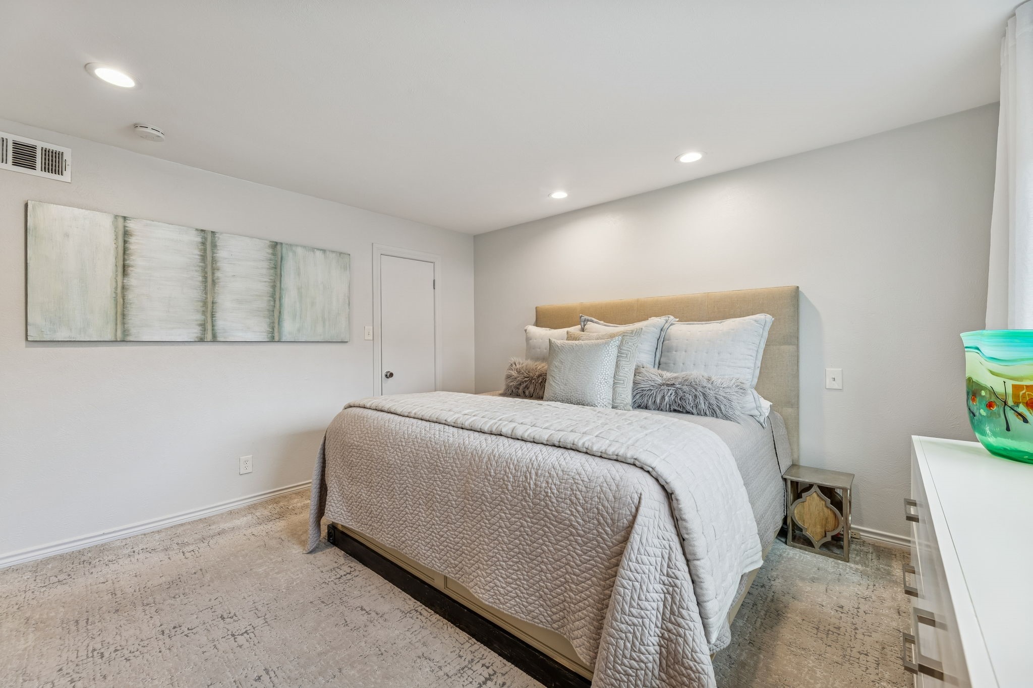 6033 Sandhurst Lane Dallas TX 75206