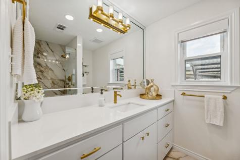 6033 Sandhurst Lane Dallas TX 75206