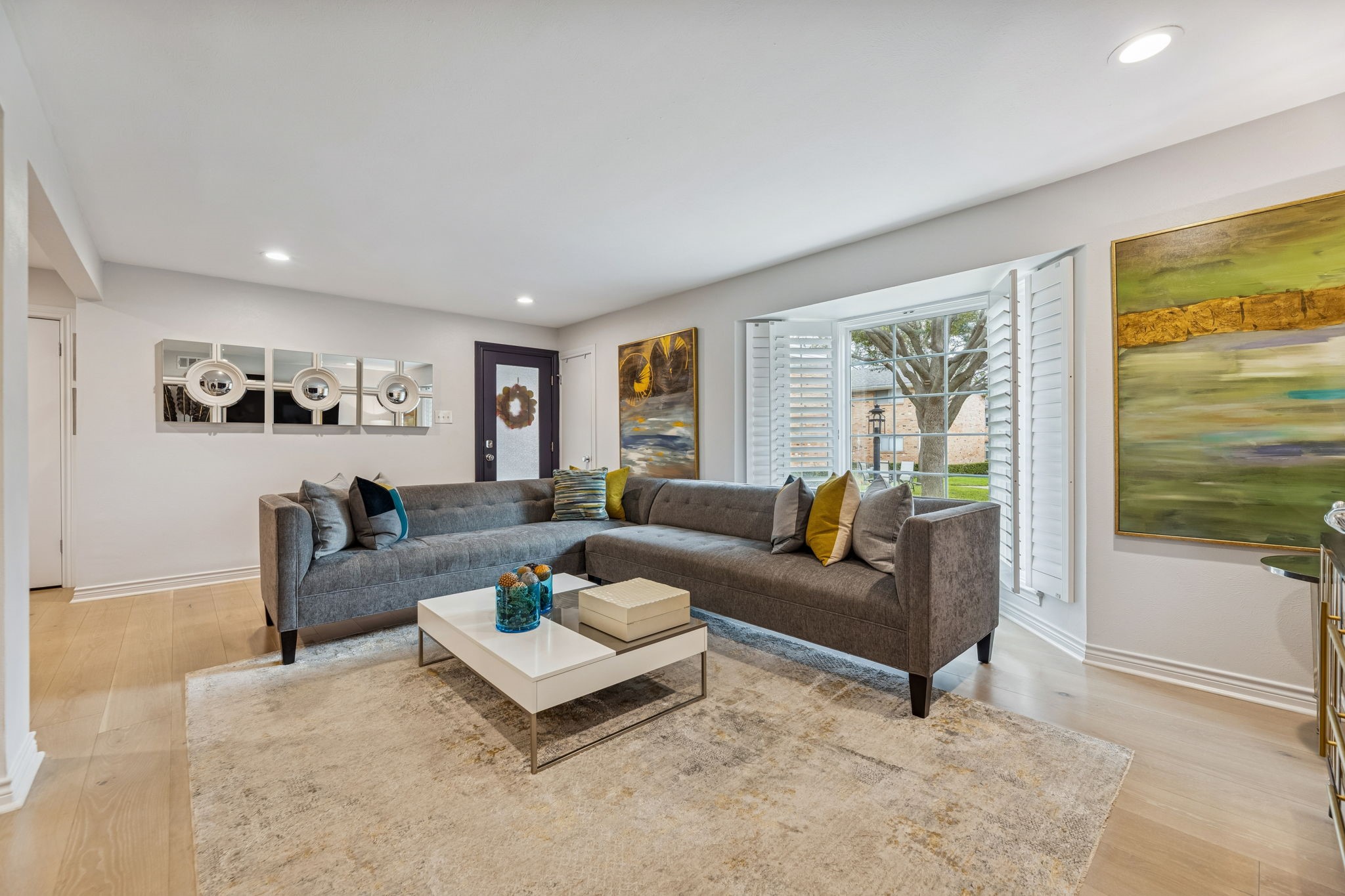 6033 Sandhurst Lane Dallas TX 75206