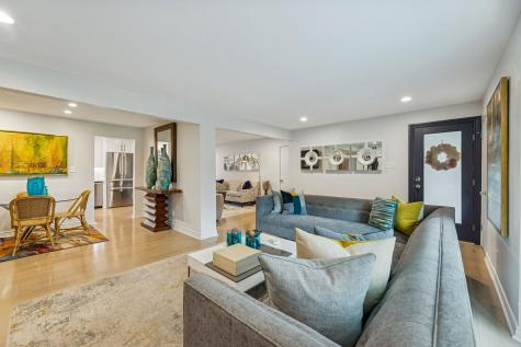 6033 Sandhurst Lane Dallas TX 75206