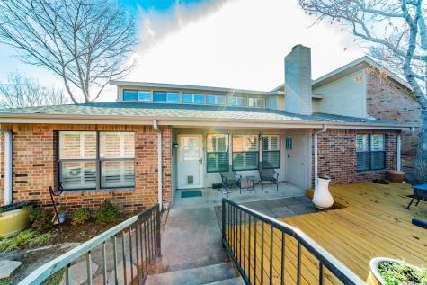 917 Forest Creek Street Benbrook TX 76126