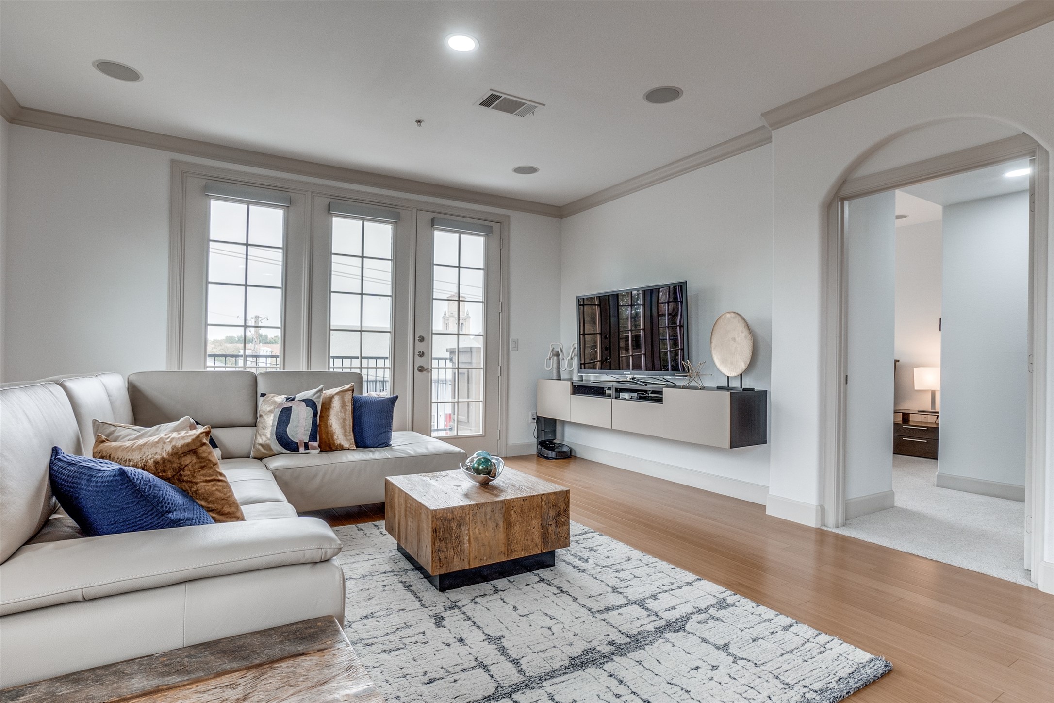 3818 Holland Avenue Dallas TX 75219