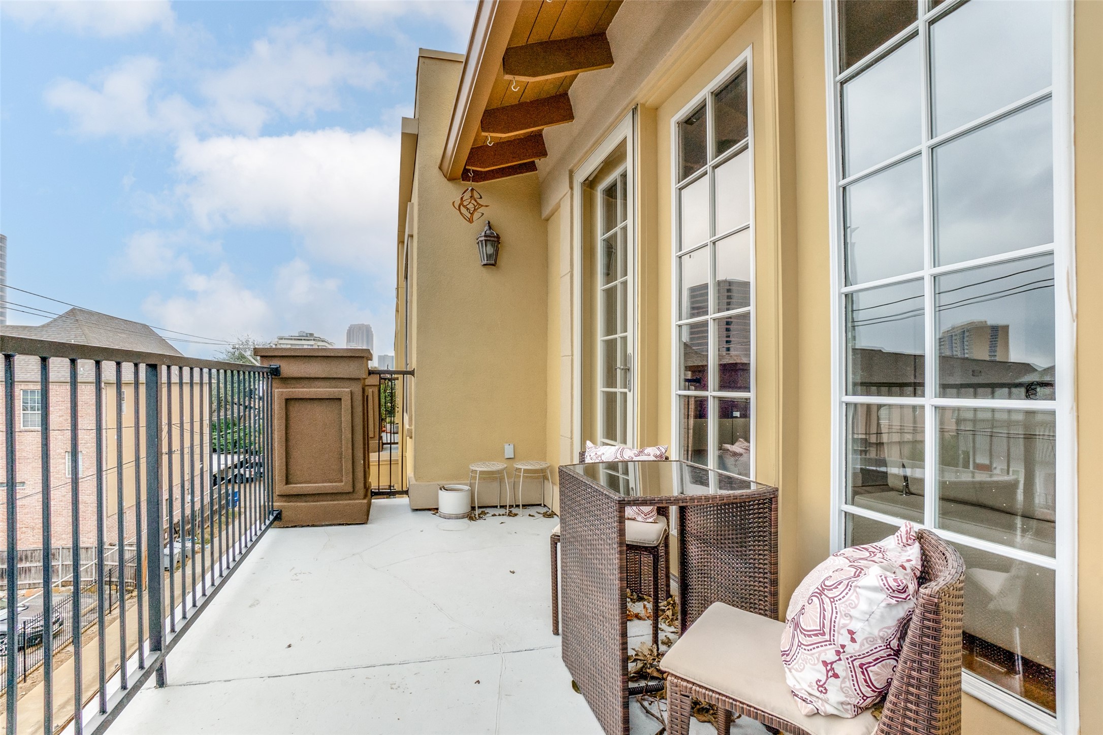 3818 Holland Avenue Dallas TX 75219