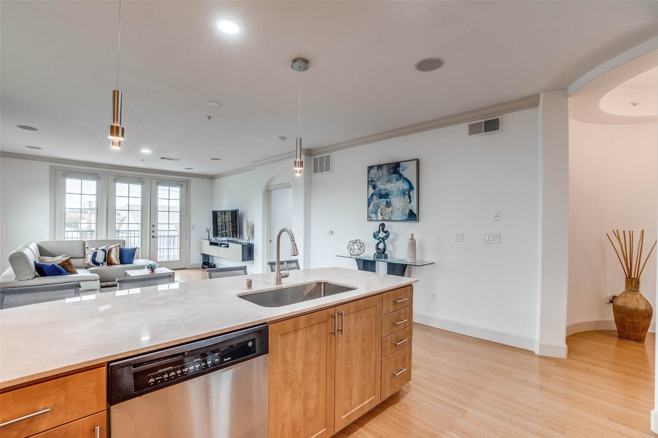 3818 Holland Avenue Dallas TX 75219