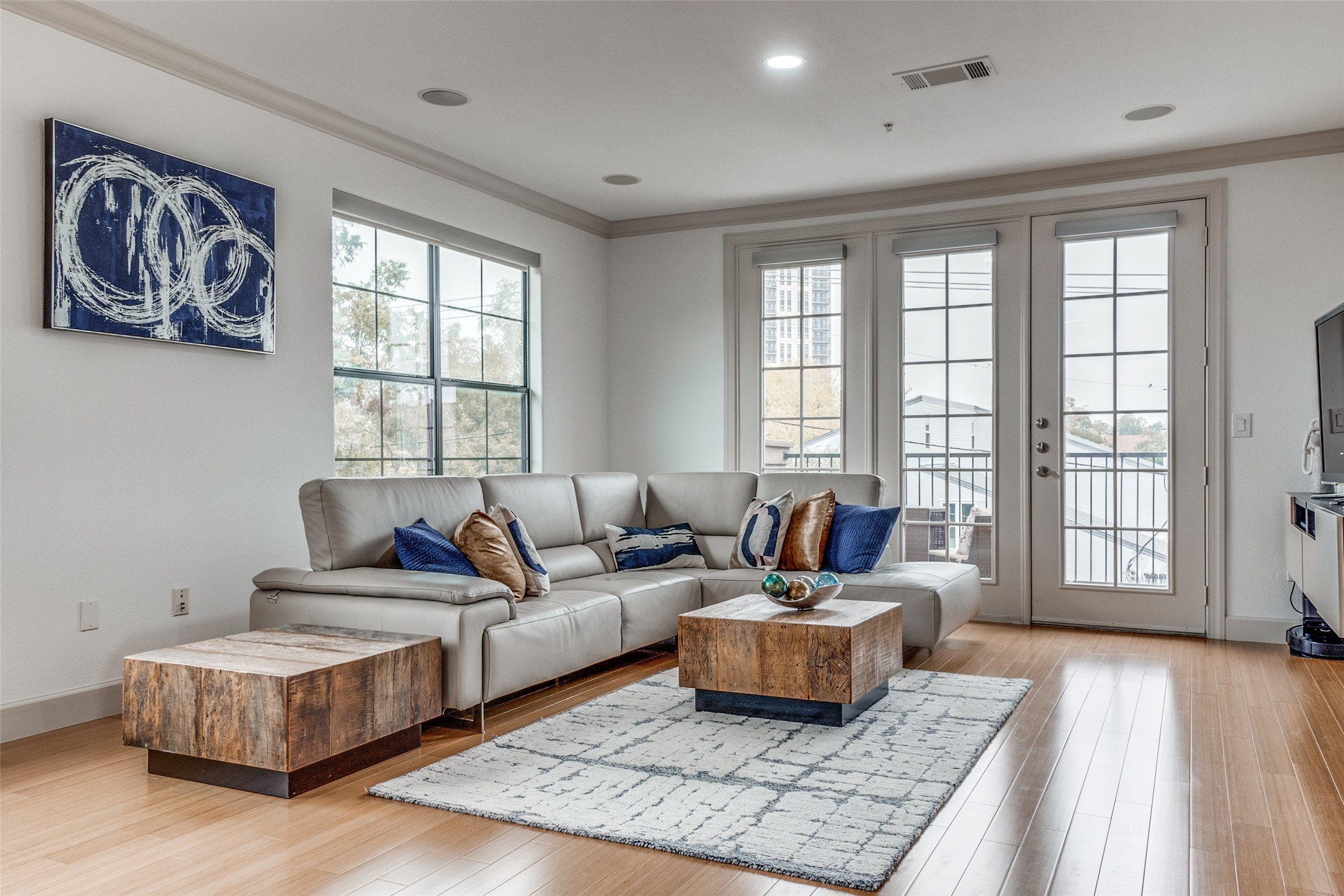 3818 Holland Avenue Dallas TX 75219