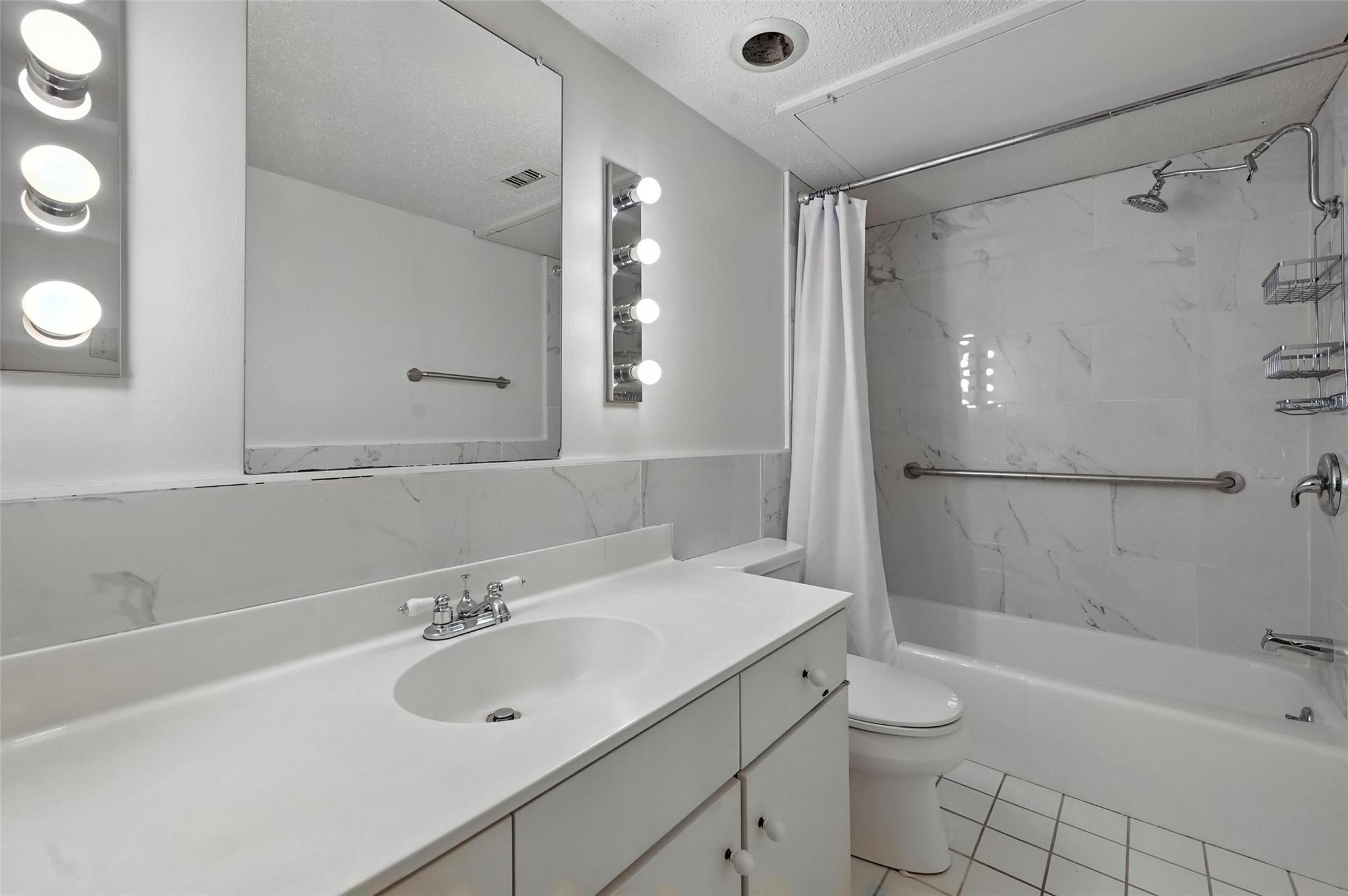 4524 Amesbury Drive Dallas TX 75206