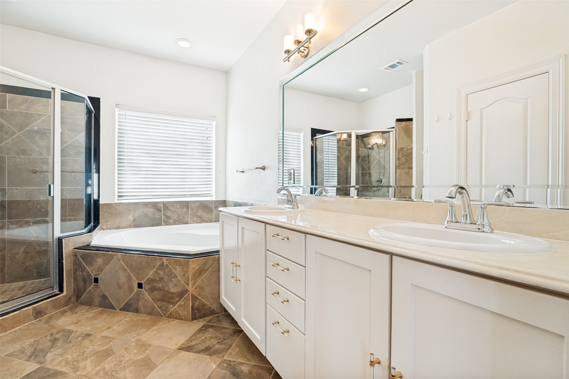 2022 N Fitzhugh Avenue Dallas TX 87204
