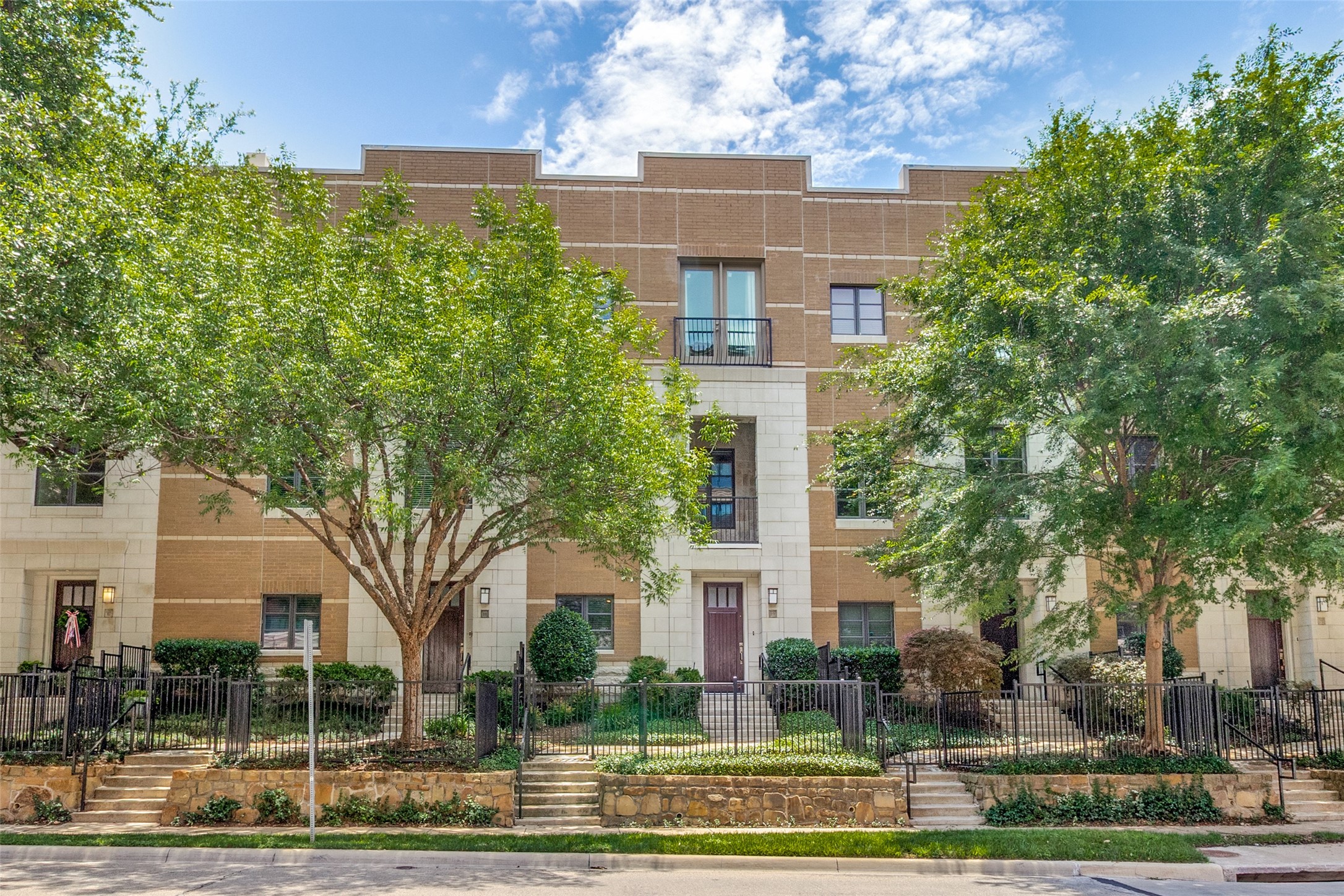 3210 Carlisle Street Dallas TX 75204