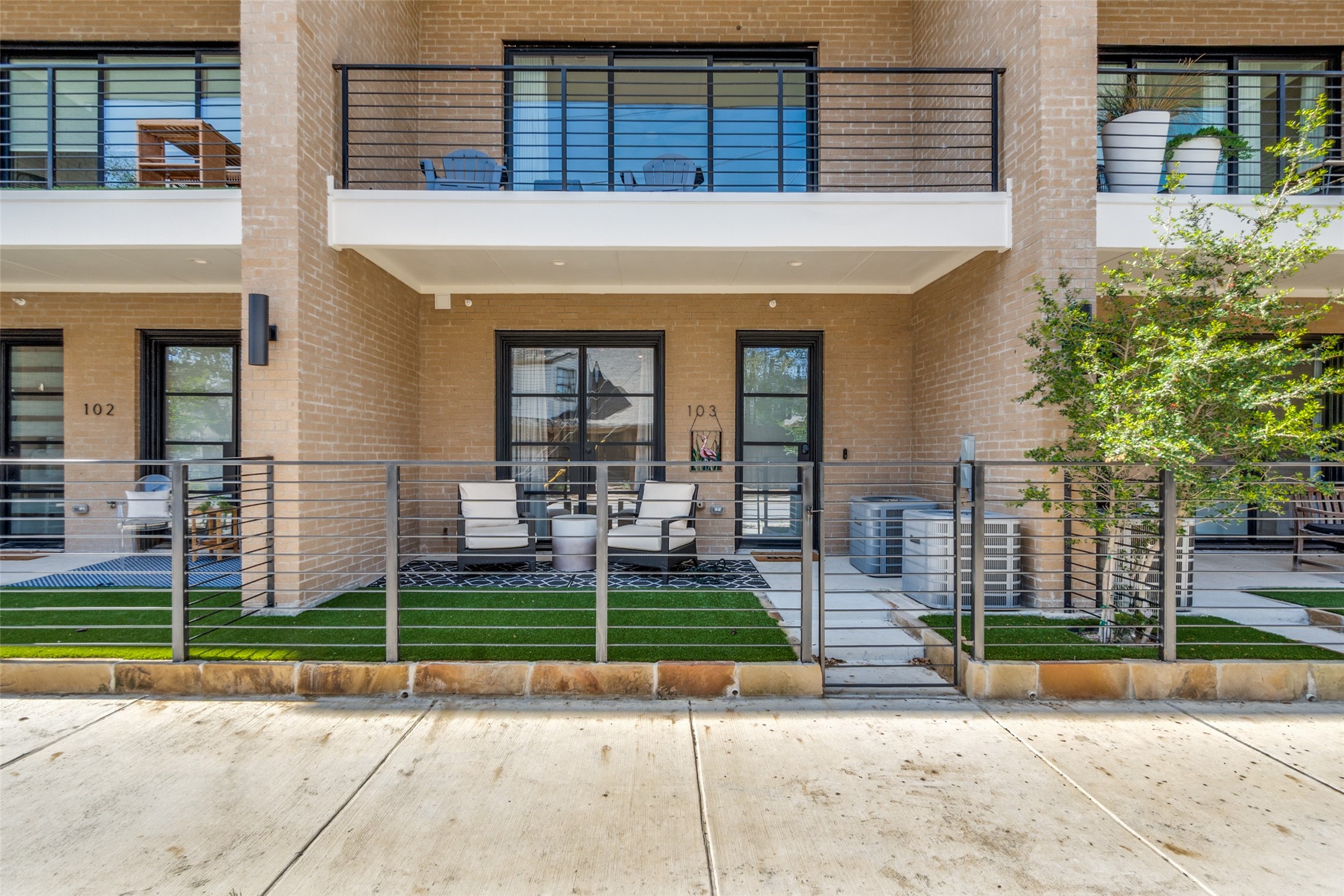 805 Pavillion Street Dallas TX 75204