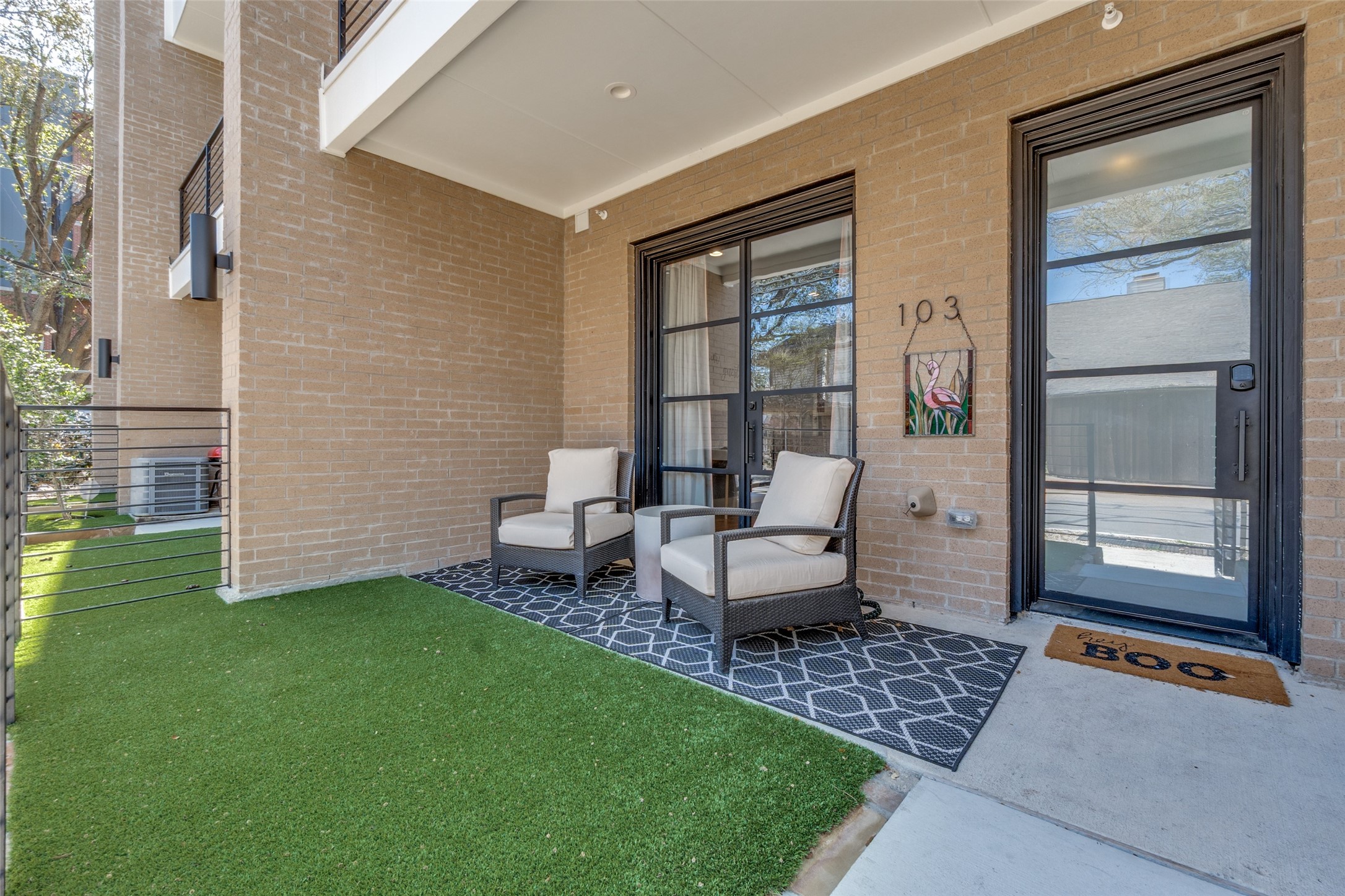 805 Pavillion Street Dallas TX 75204