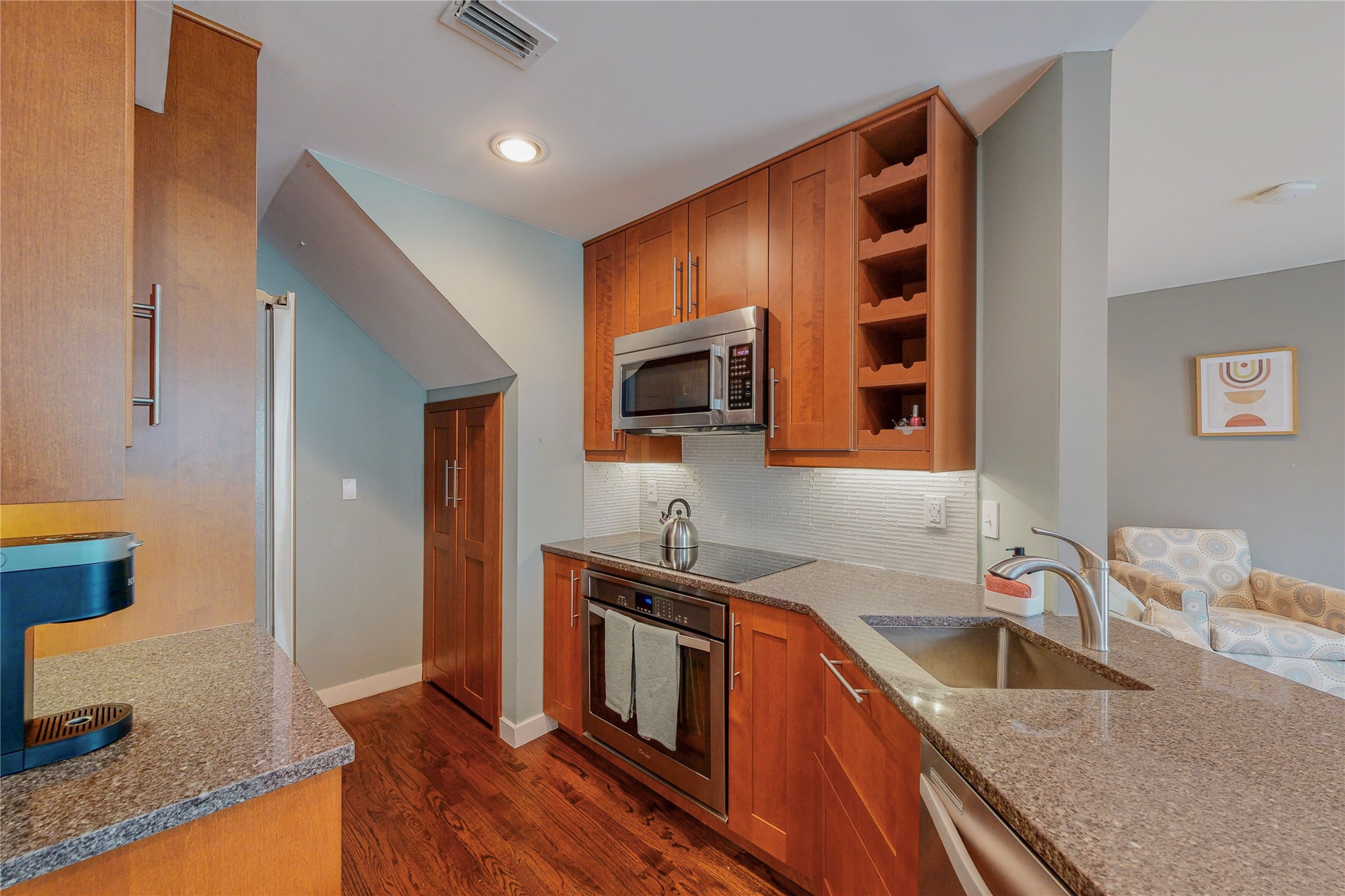 1010 Allen Street Dallas TX 75204