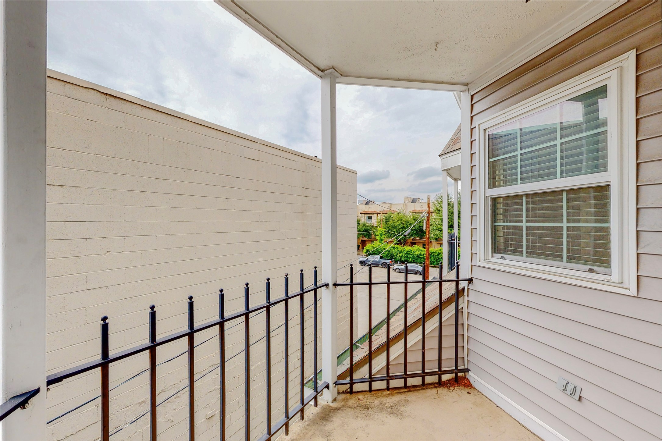 1010 Allen Street Dallas TX 75204