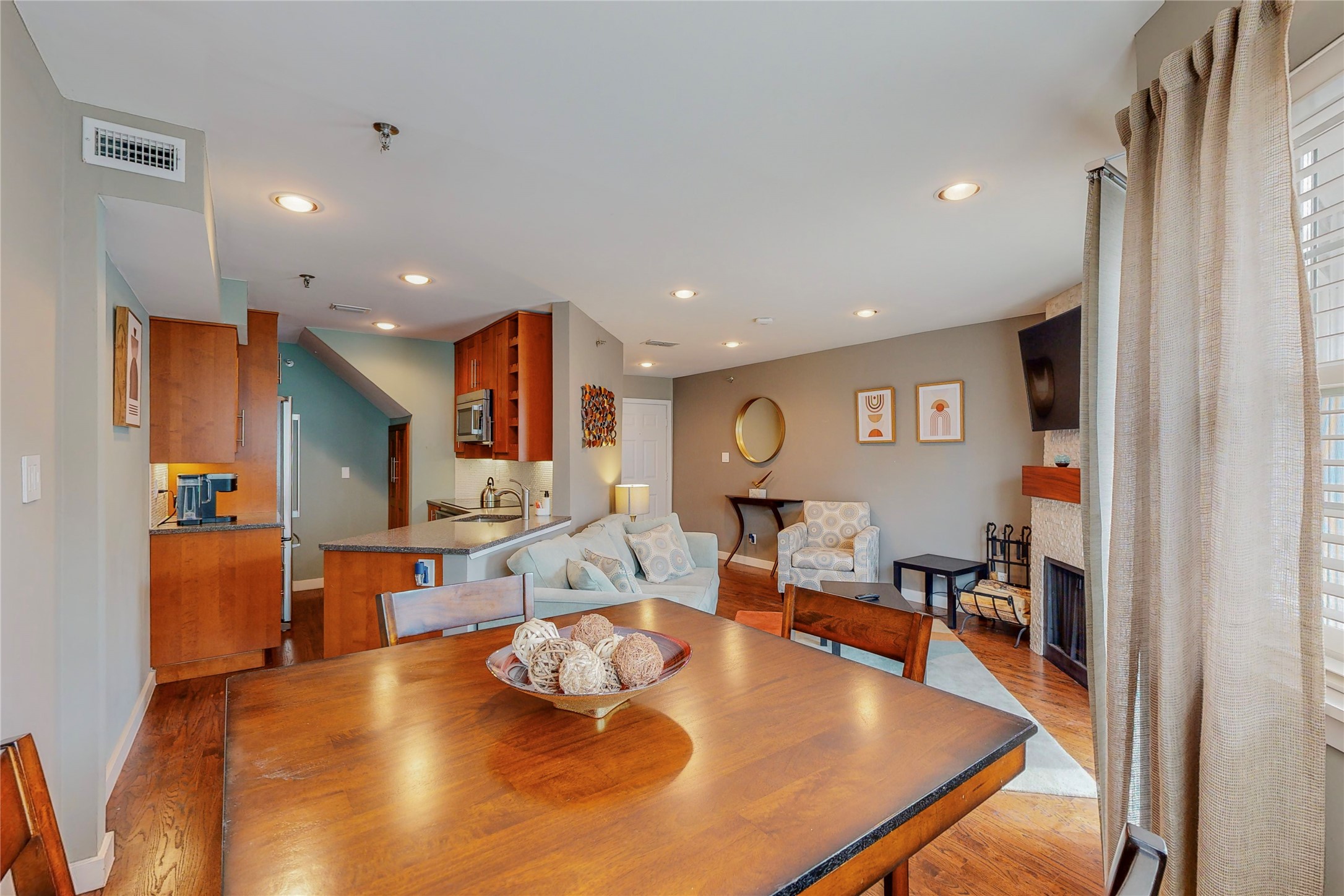 1010 Allen Street Dallas TX 75204