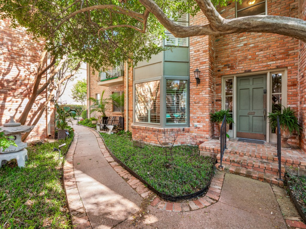 6112 Averill Way Dallas TX 75225