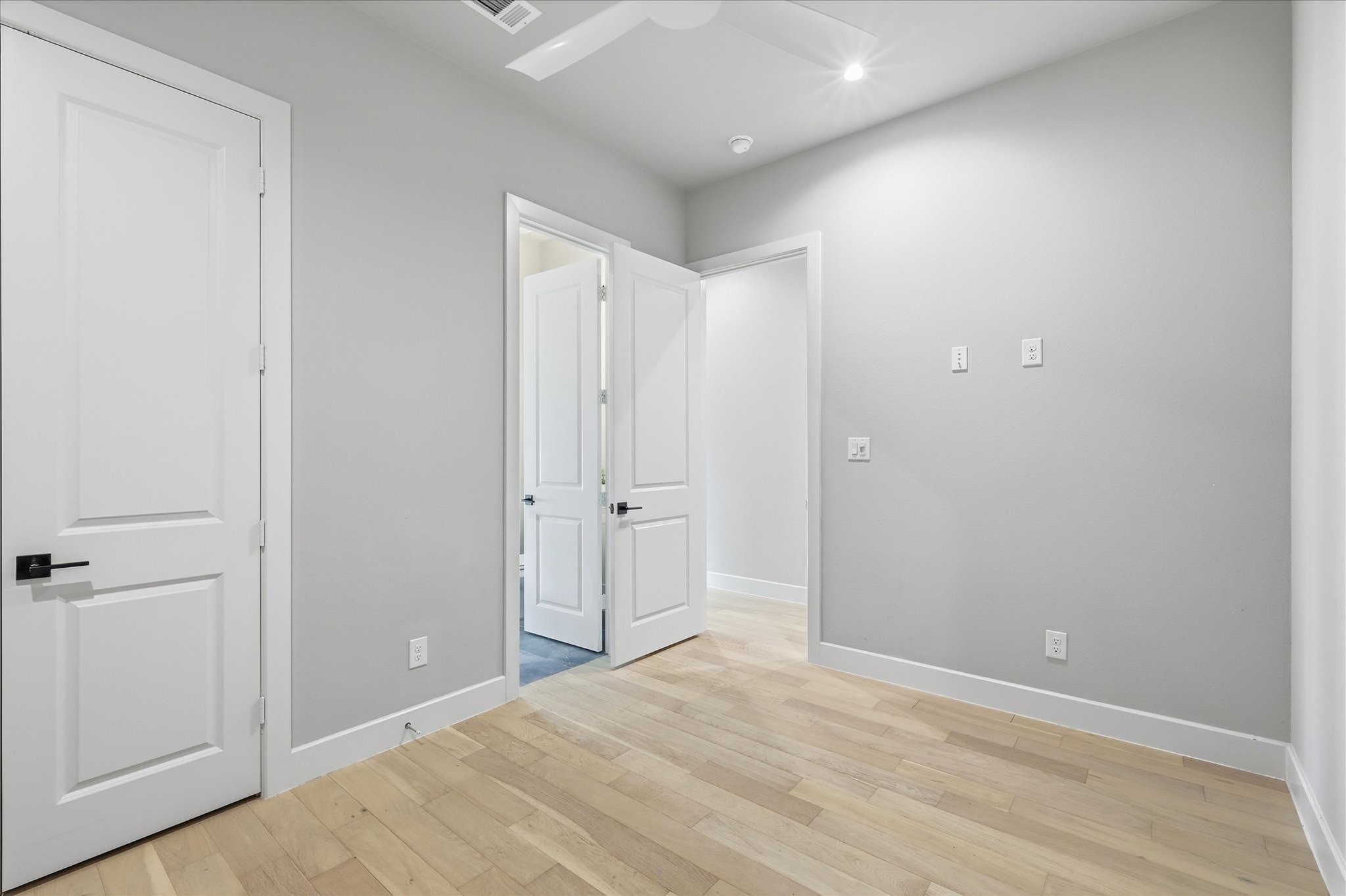 131 Garden Court E Arlington TX 76013
