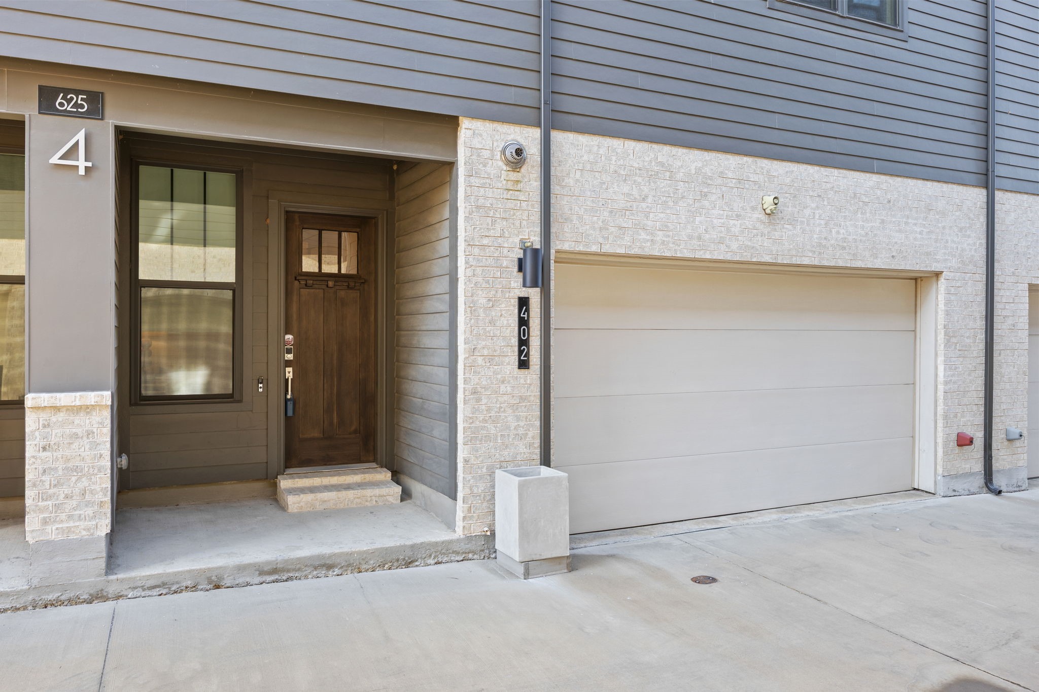 625 N Tyler Street Dallas TX 75208
