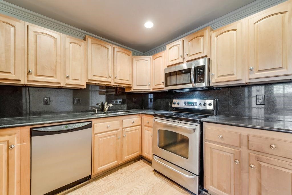 5226 Fleetwood Oaks Avenue Dallas TX 75235