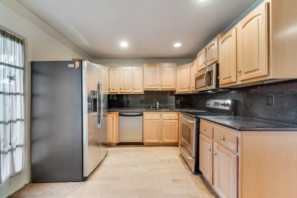 5226 Fleetwood Oaks Avenue Dallas TX 75235