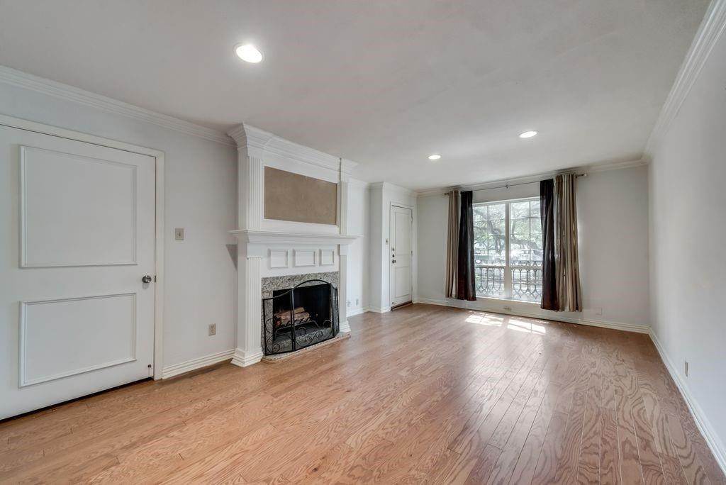 5226 Fleetwood Oaks Avenue Dallas TX 75235
