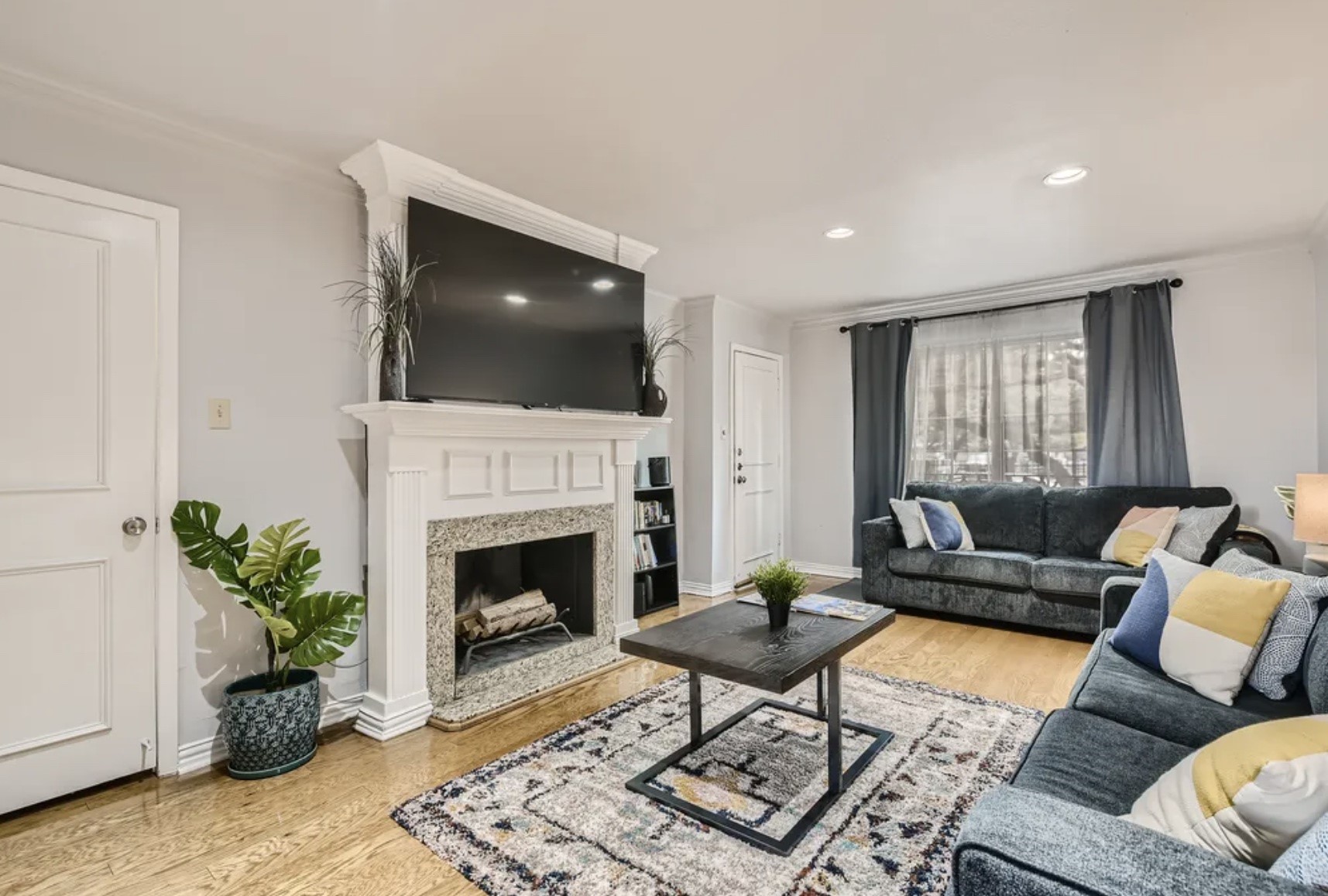 5226 Fleetwood Oaks Avenue Dallas TX 75235