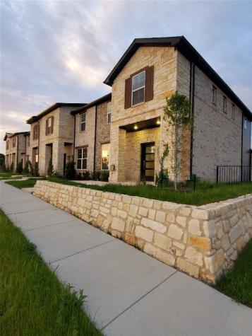 8911 Cave Springs Mews Rowlett TX 75089
