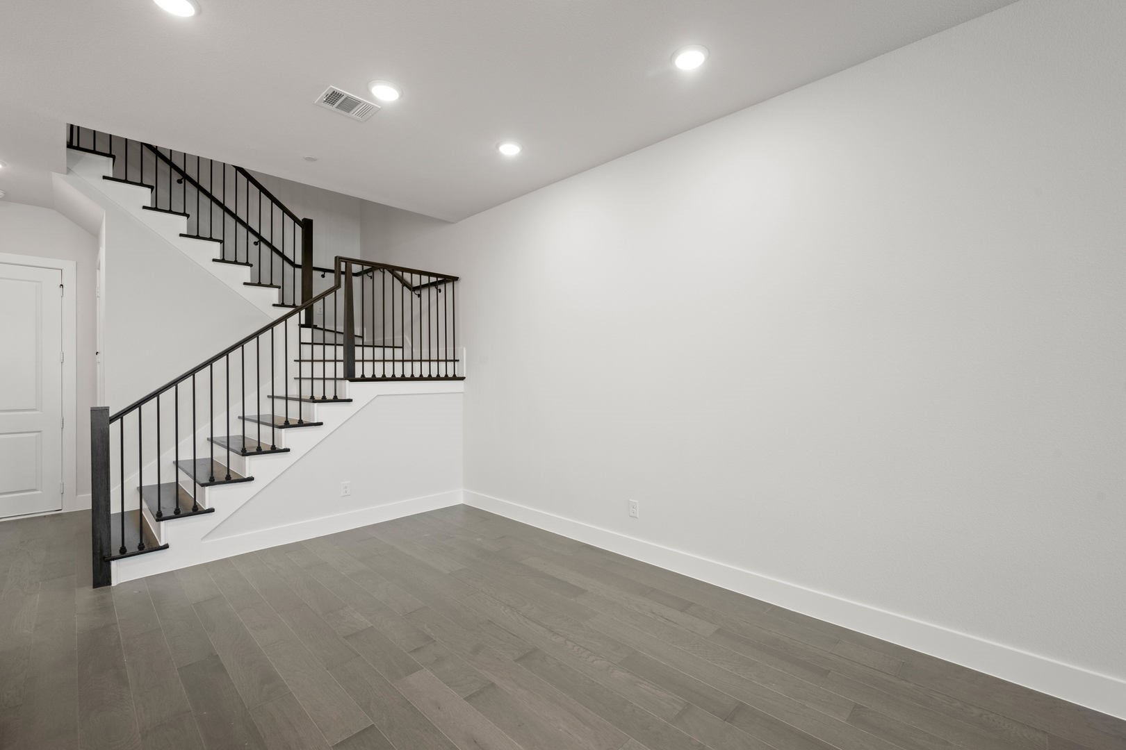12735 Rutland Drive Farmers Branch TX 75234