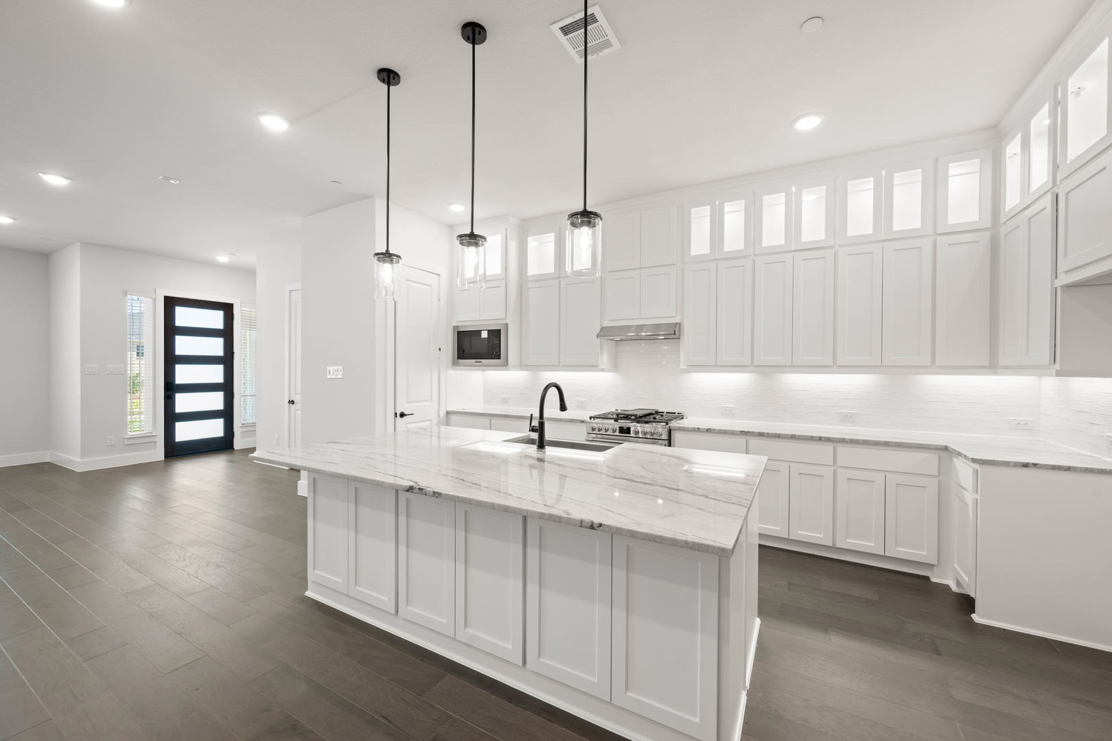 12735 Rutland Drive Farmers Branch TX 75234