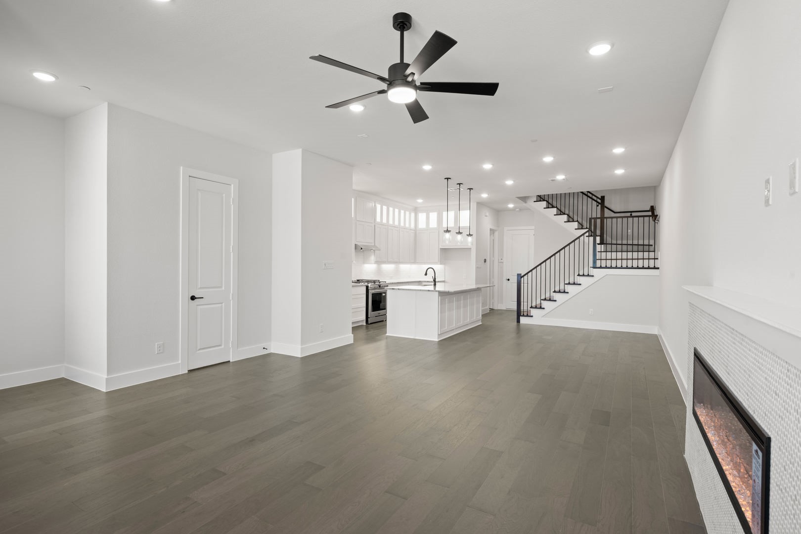 12735 Rutland Drive Farmers Branch TX 75234