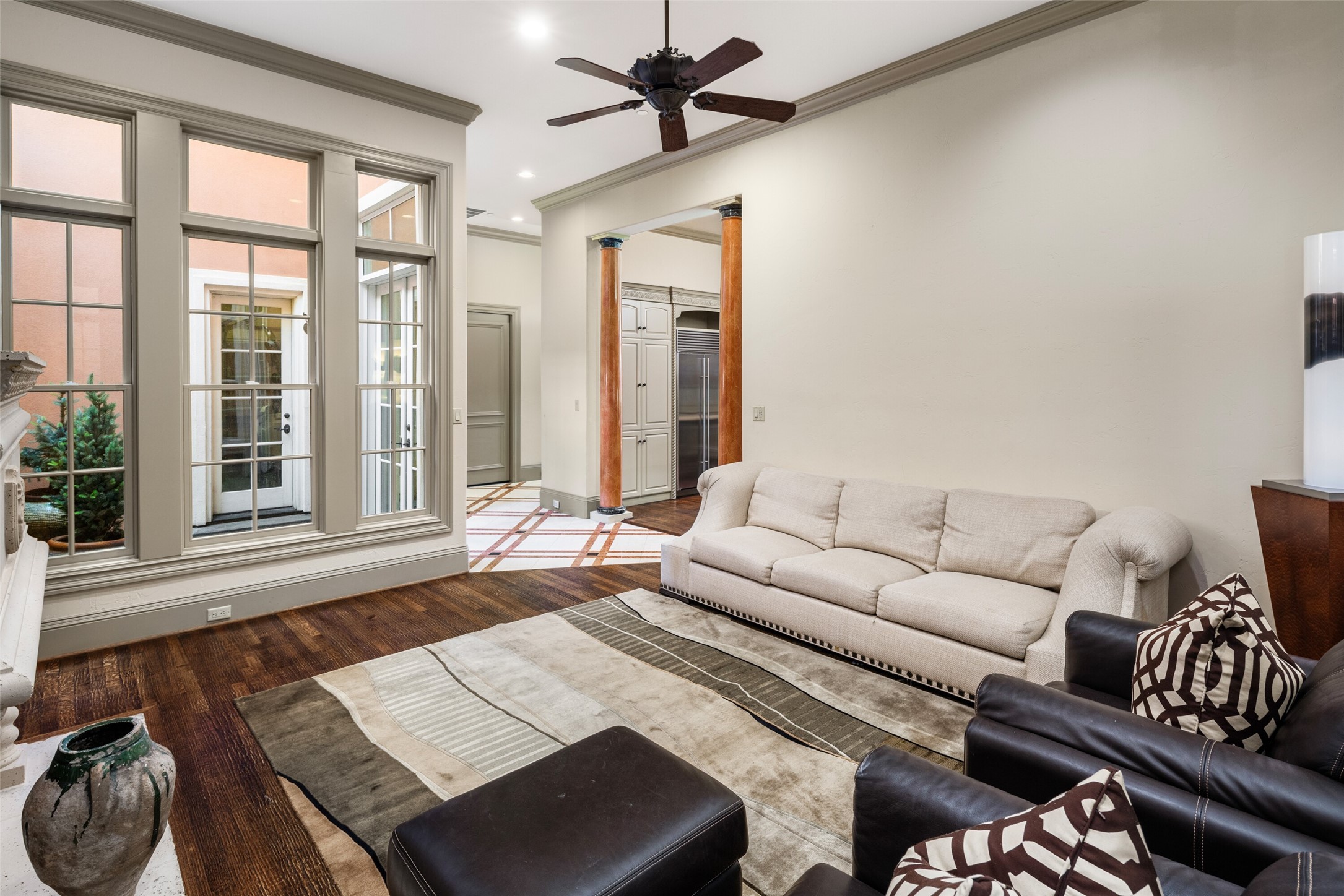 2825 Hood Street Dallas TX 75219