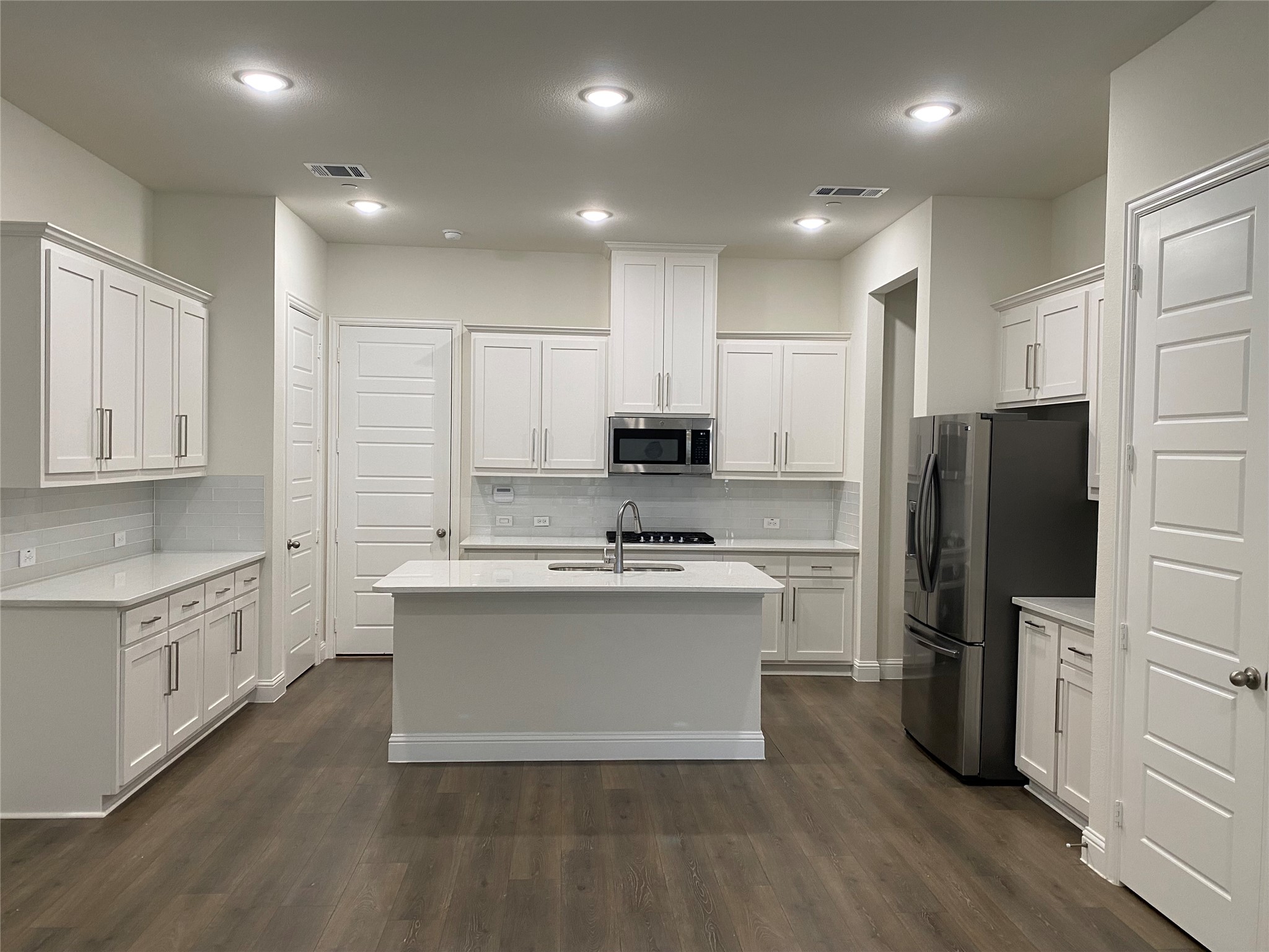 1919 Diyaa Court Farmers Branch TX 75234