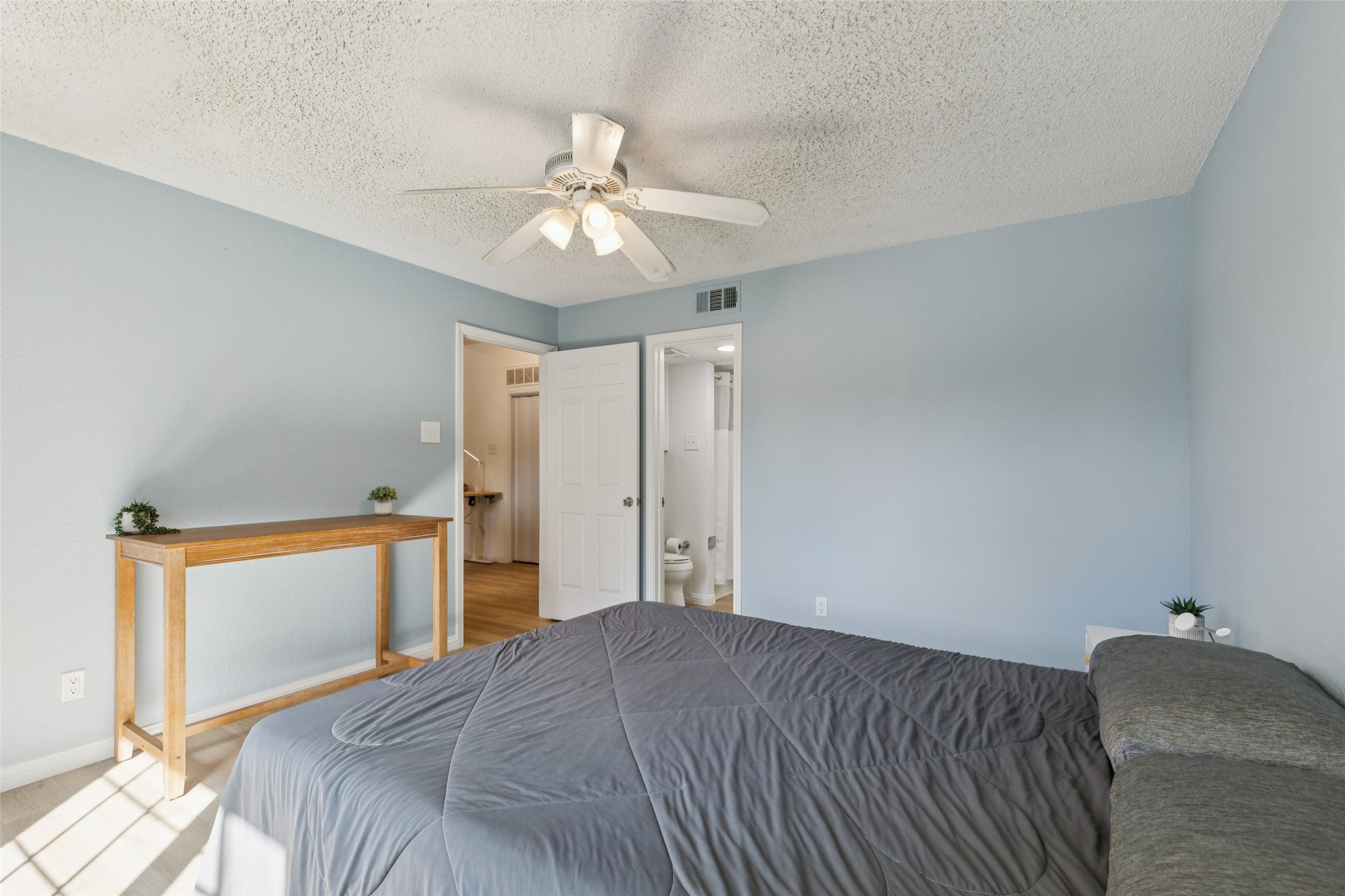 5200 Martel Avenue Dallas TX 75206