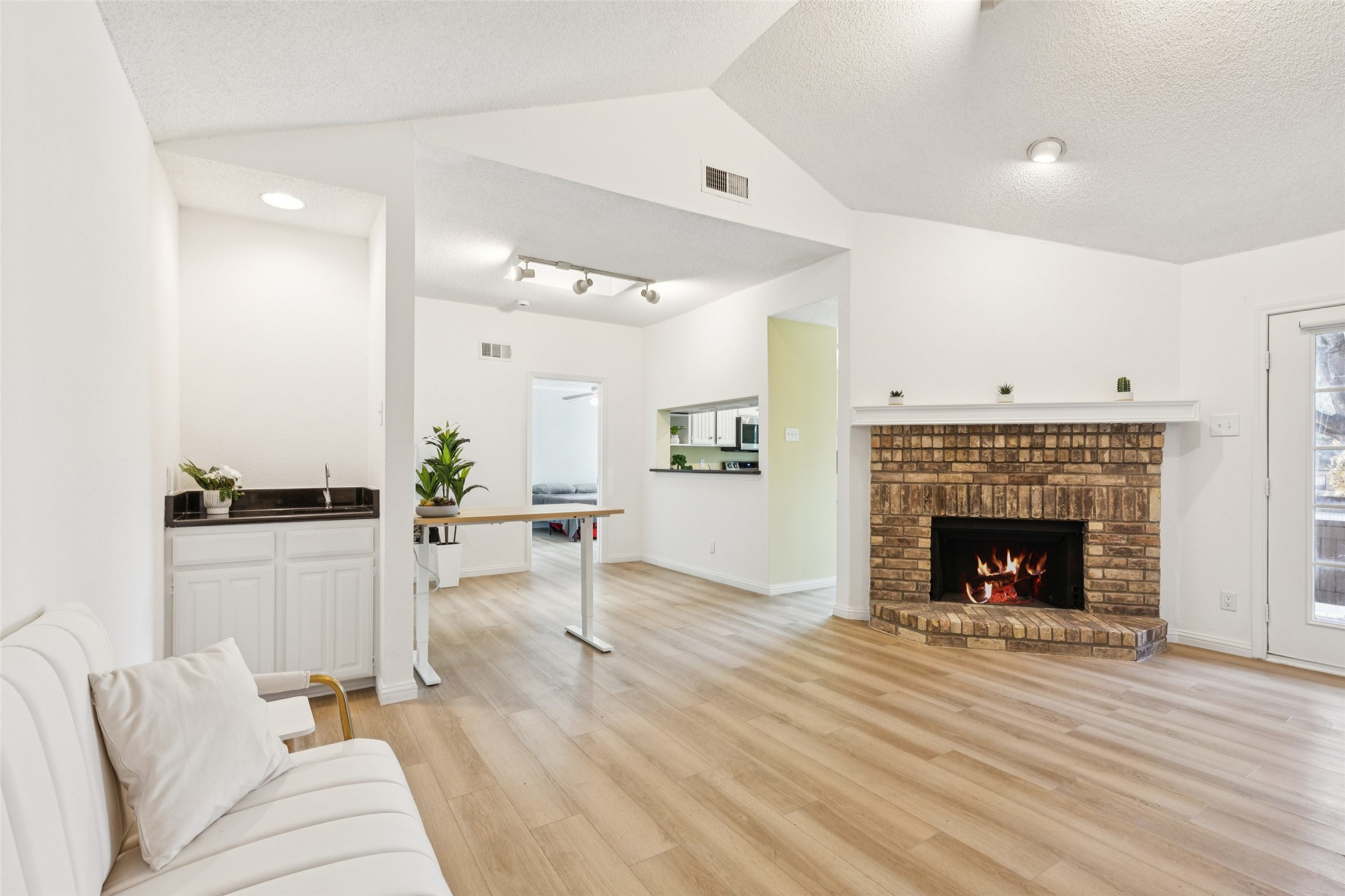 5200 Martel Avenue Dallas TX 75206