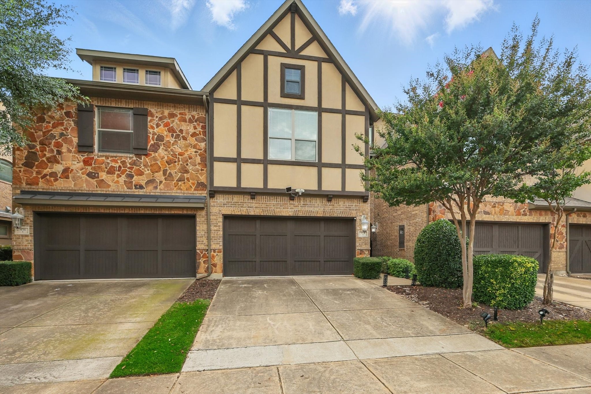 934 Brook Forest Lane Euless TX 76039