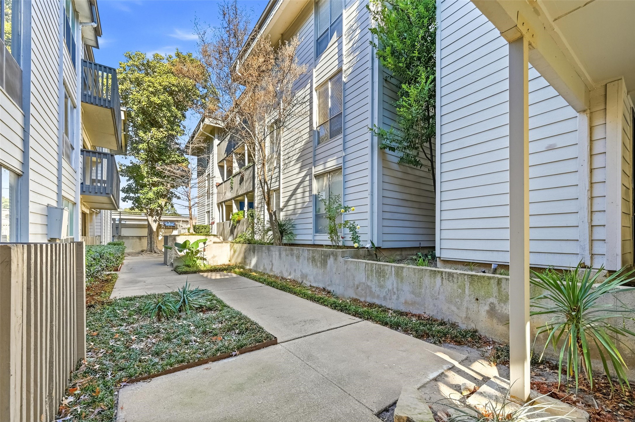 4859 Cedar Springs Road Dallas TX 75219