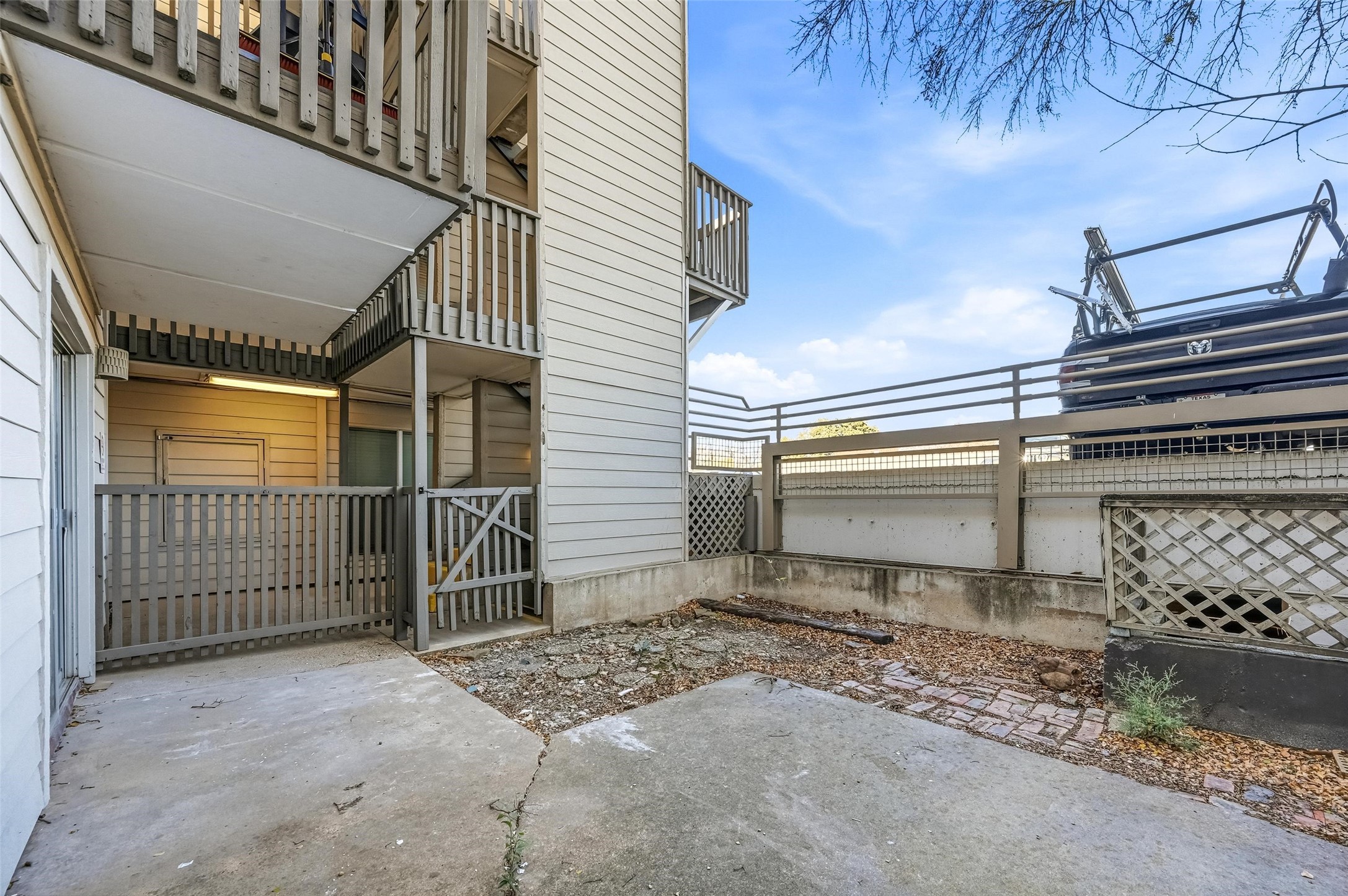 4859 Cedar Springs Road Dallas TX 75219
