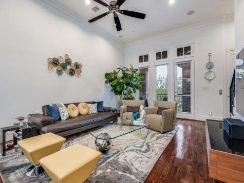 536 S Pearl Expressway Dallas TX 75201
