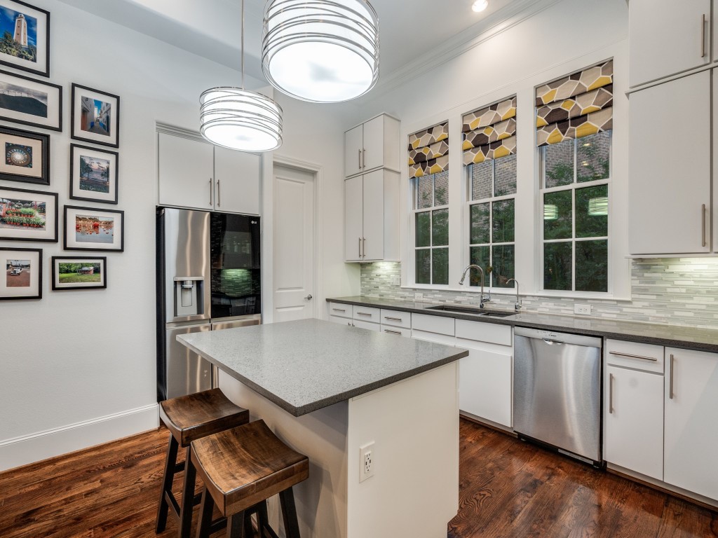 536 S Pearl Expressway Dallas TX 75201