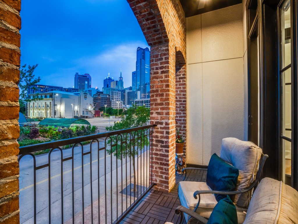 536 S Pearl Expressway Dallas TX 75201