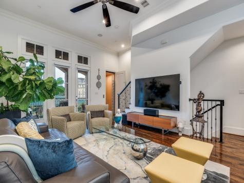 536 S Pearl Expressway Dallas TX 75201