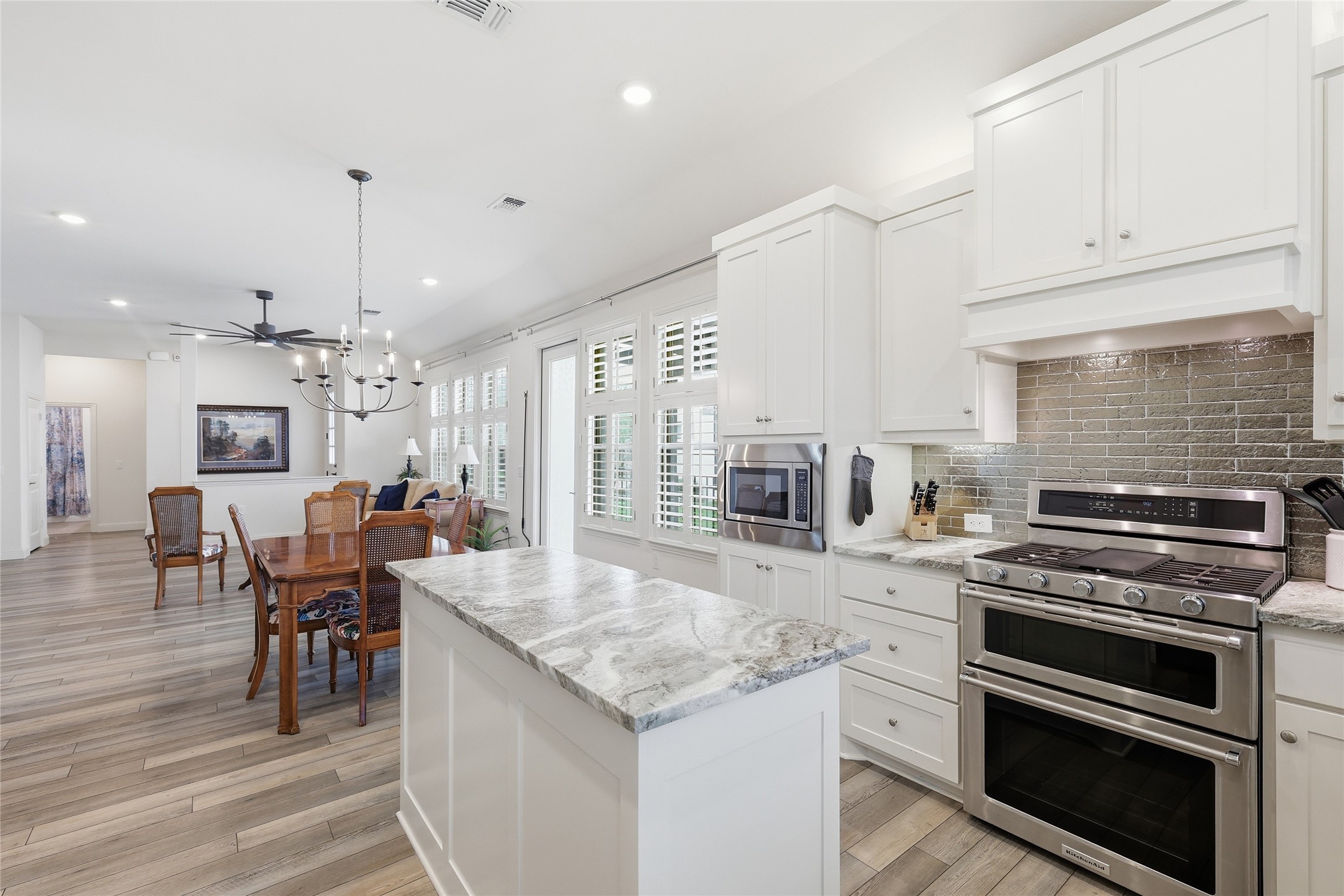 3806 Crested Eagle Way Arlington TX 76005