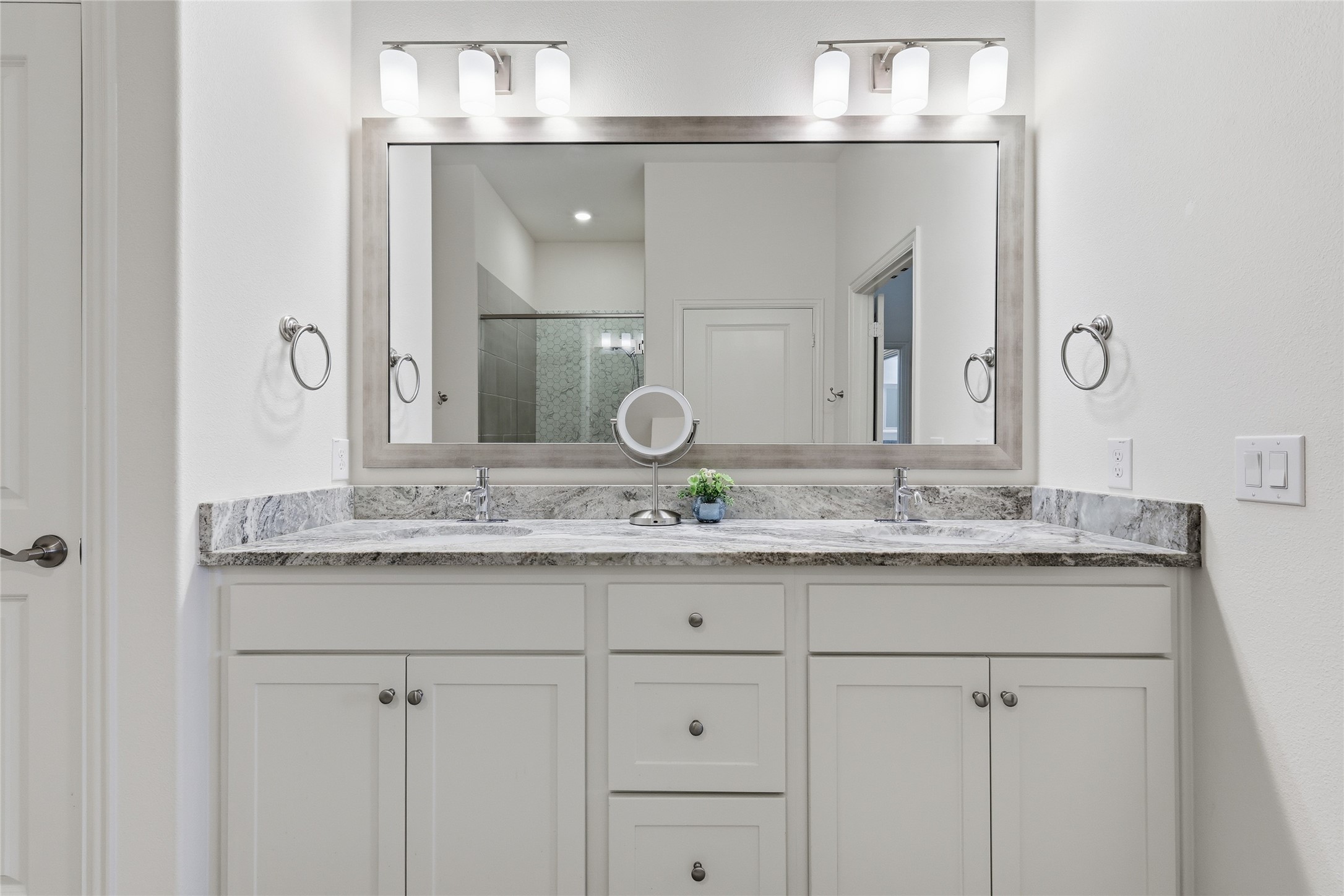 3806 Crested Eagle Way Arlington TX 76005