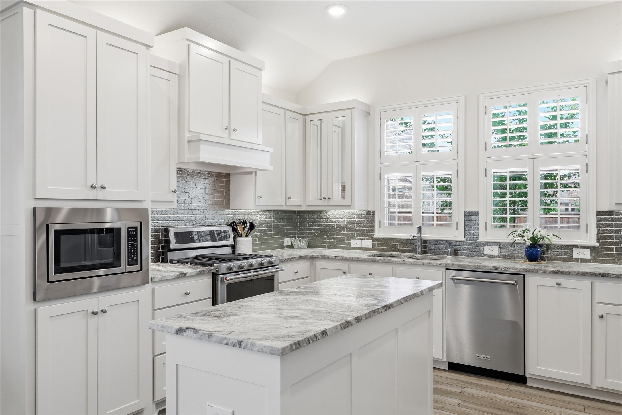3806 Crested Eagle Way Arlington TX 76005